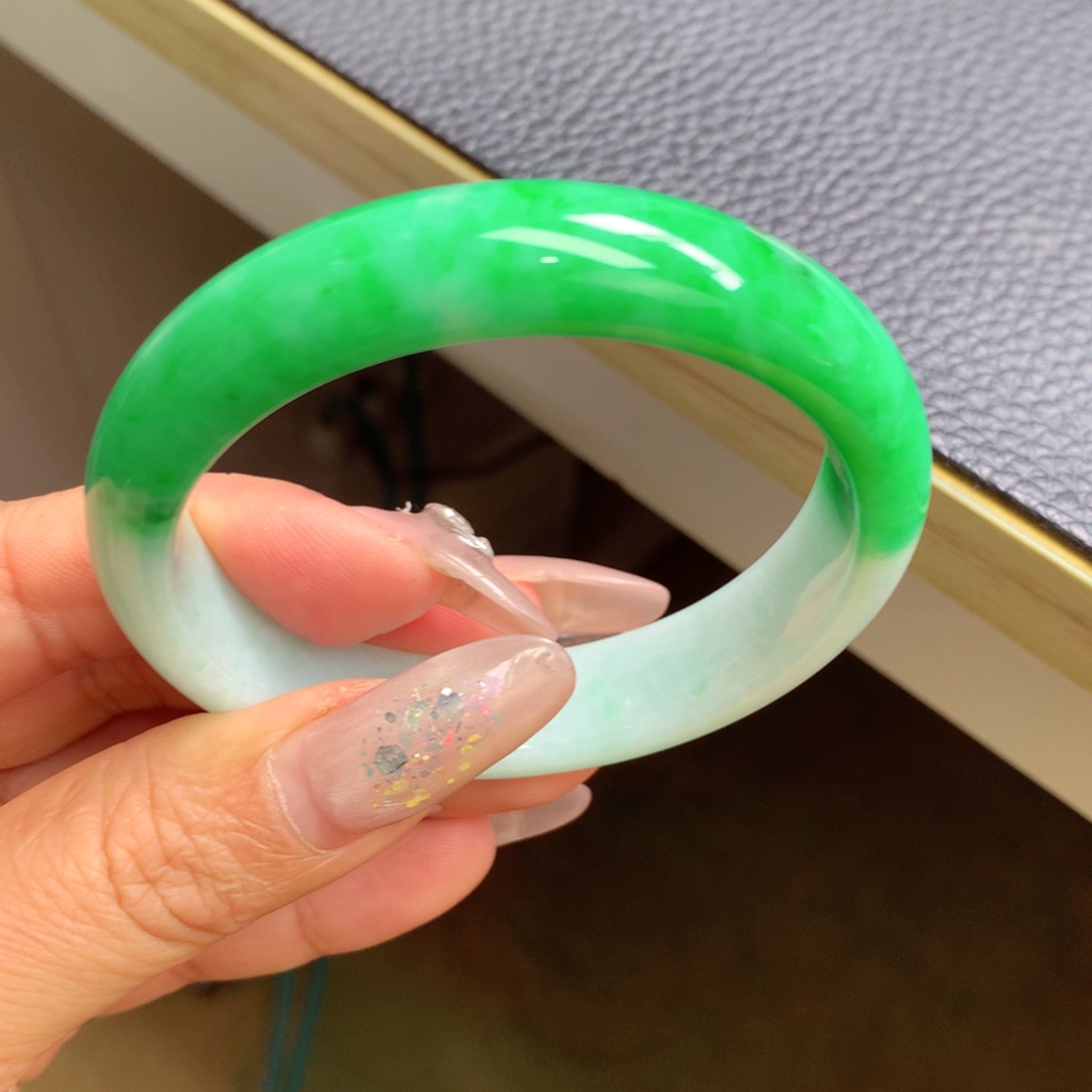 未镶嵌手镯翡翠缅甸