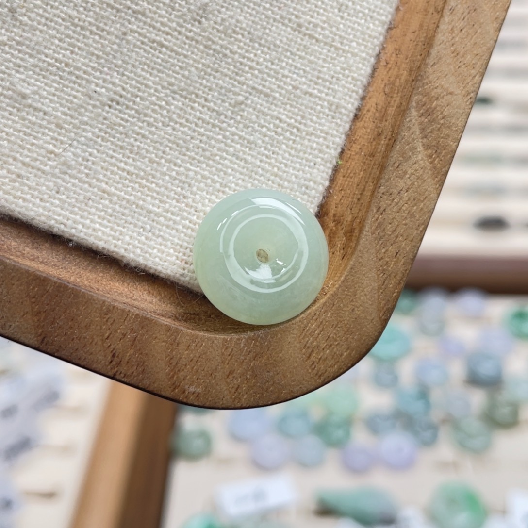 翡翠未镶嵌吊坠(不含链)a01青提葡萄平安扣