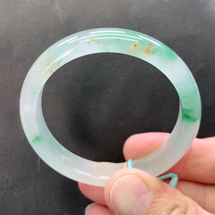 木***子石英质玉未镶嵌手镯