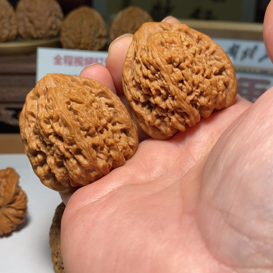 爱**迟文玩核桃南将石留疤