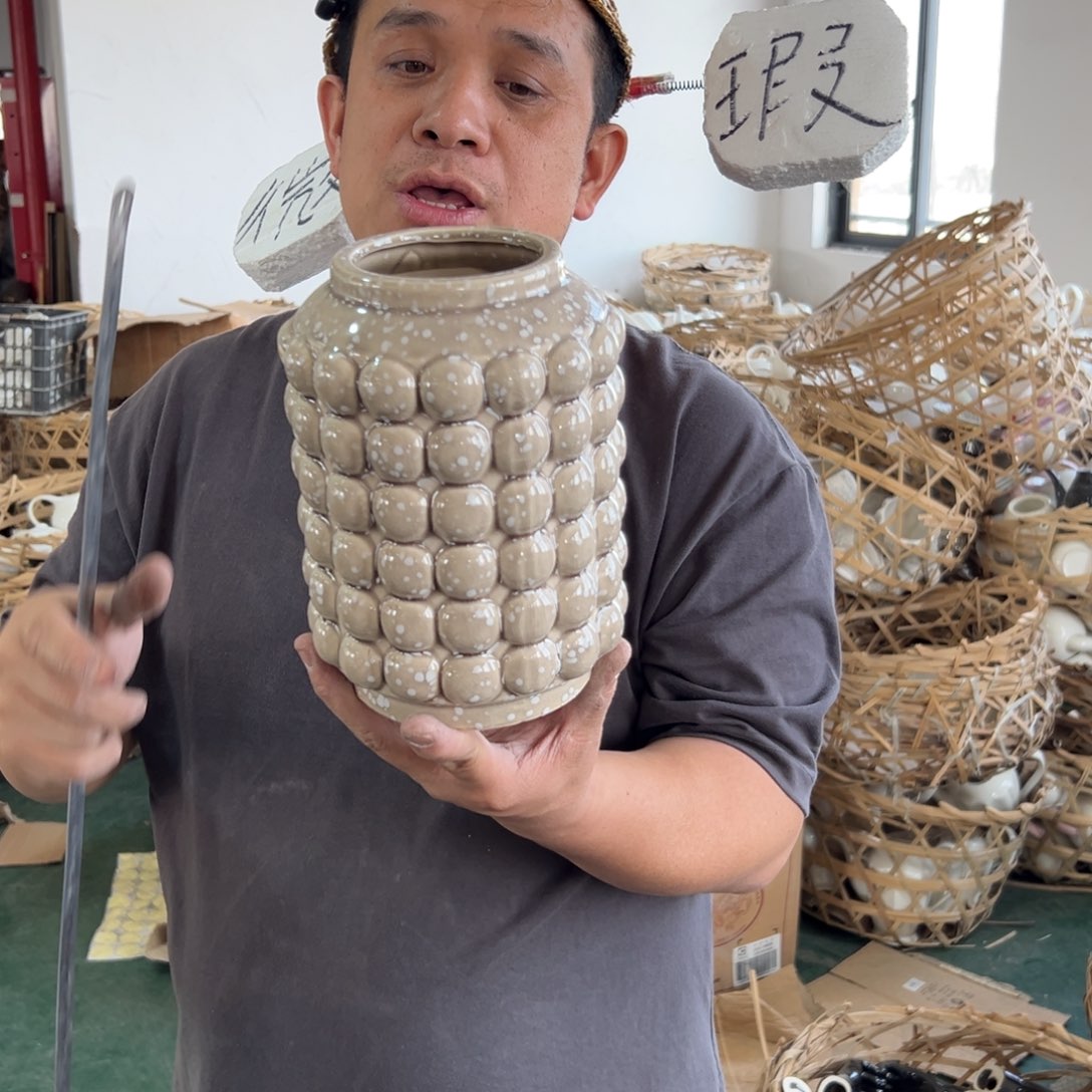 摆件38 号高中低温陶瓷瓶（部分微瑕）