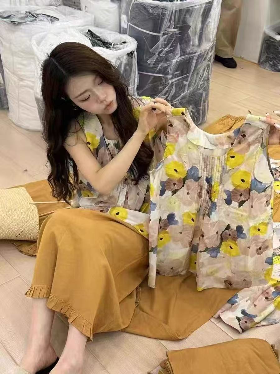 琦琦子 A5075# 东大门韩系圆领碎花百搭洋气背心半身裙套装