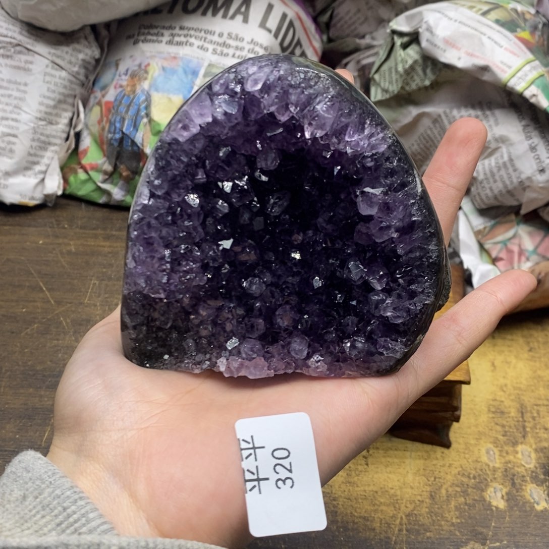 紫晶乌拉圭未镶嵌