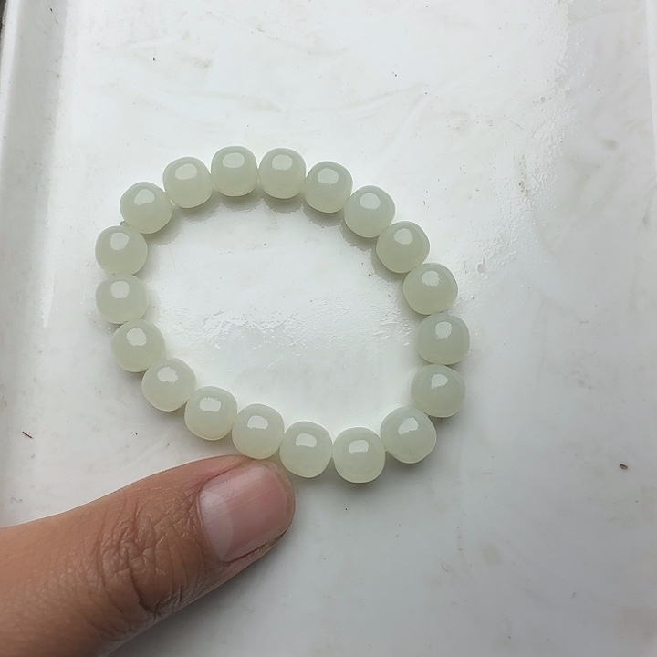 L***B和田玉（糖玉）未镶嵌珠宝半成品