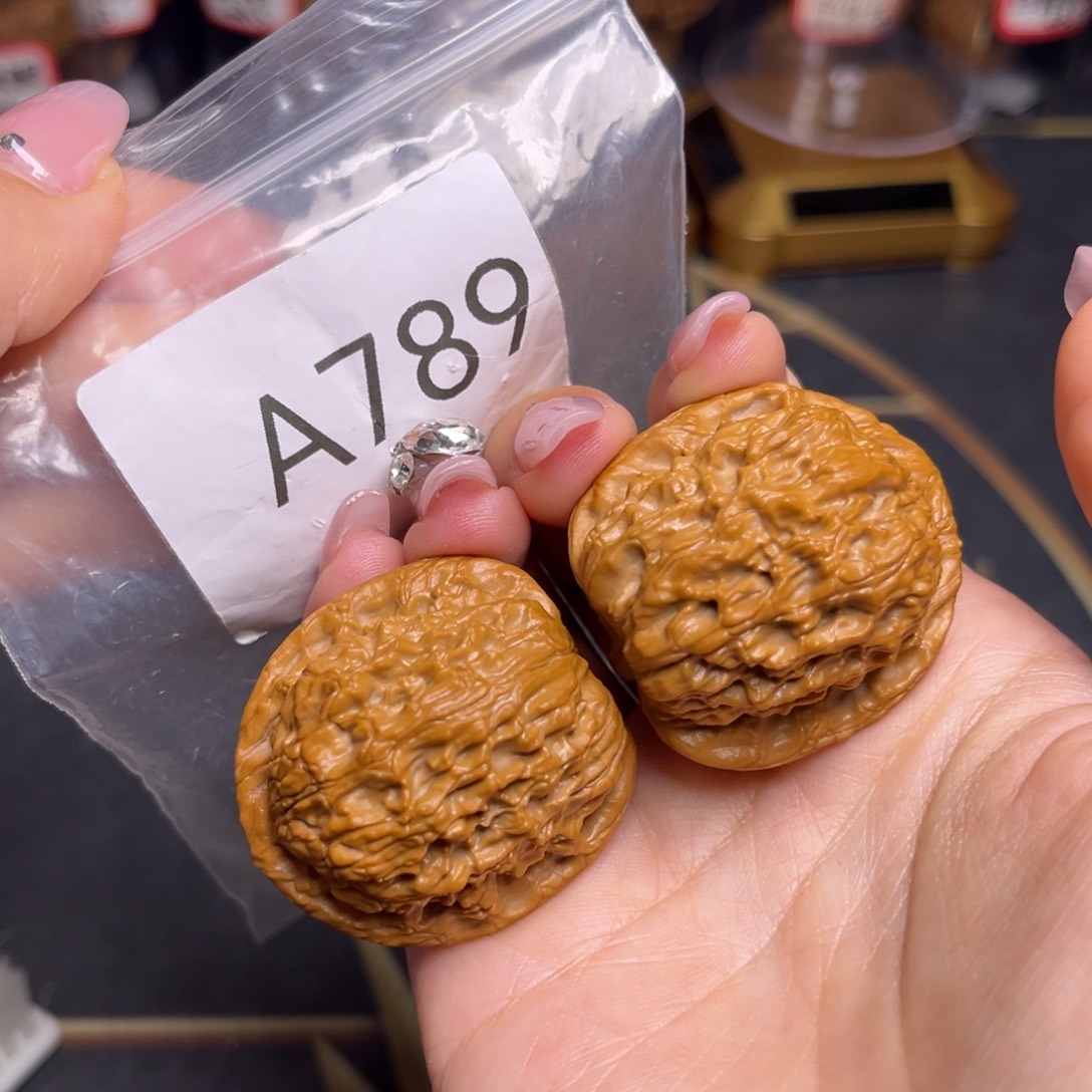 吊坠文玩核桃红狮子38