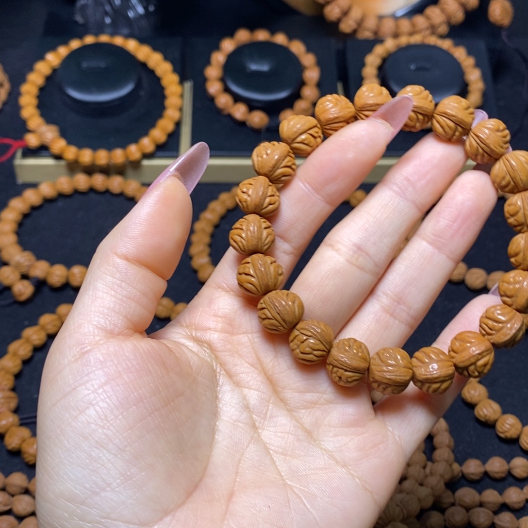 一***一桃核吊坠秦岭文玩