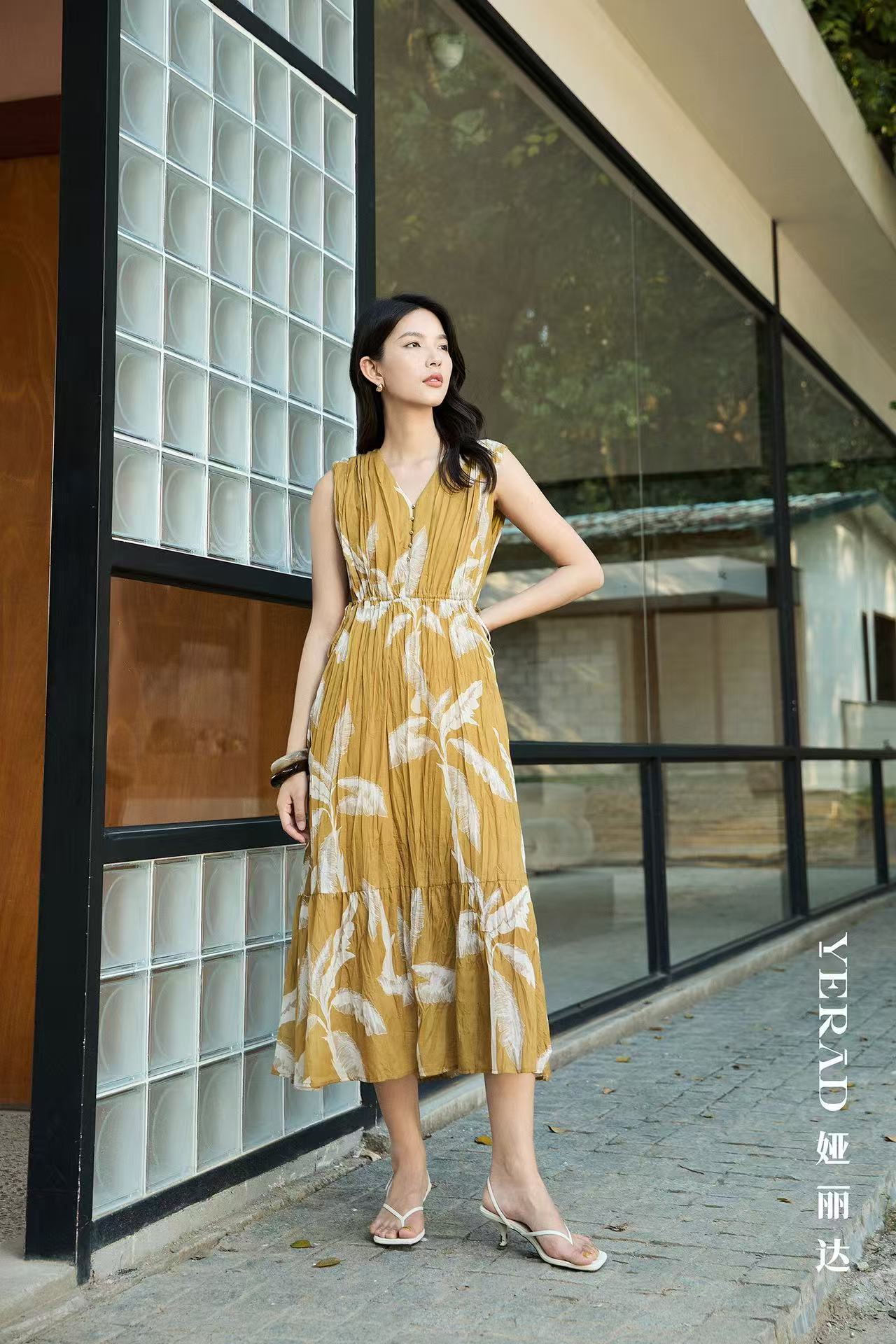 兰州鹏菲商贸品牌撤柜女装 宠粉直播间宽松碎花气质