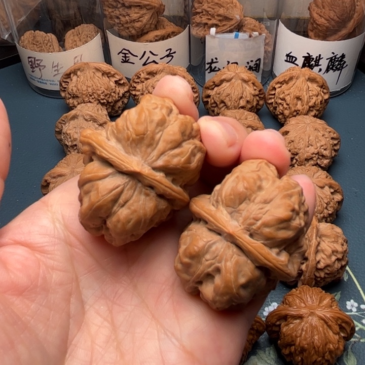 文玩核桃吊坠36×42蛤蟆头