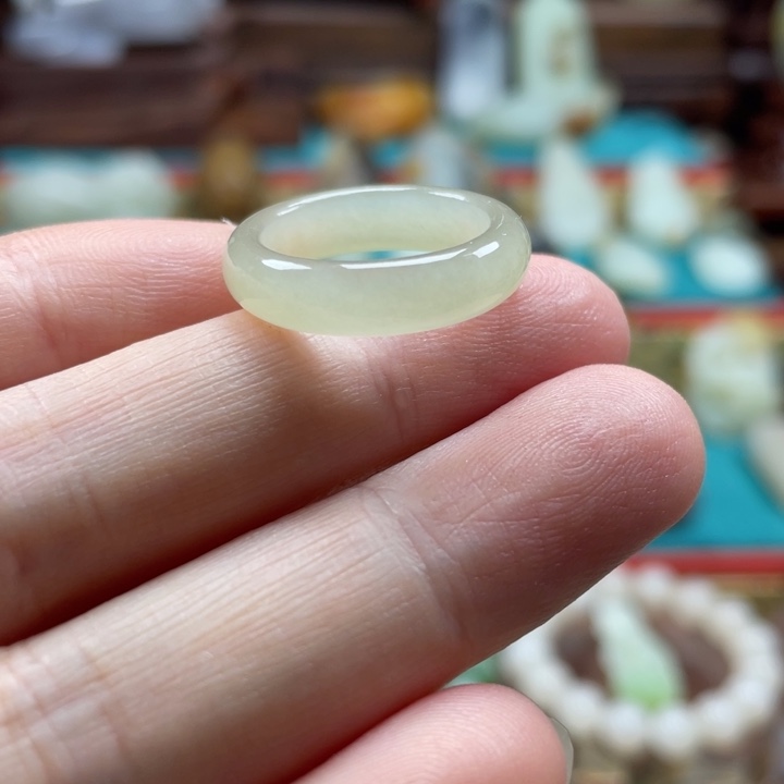 未镶嵌戒圈和田玉（糖玉）