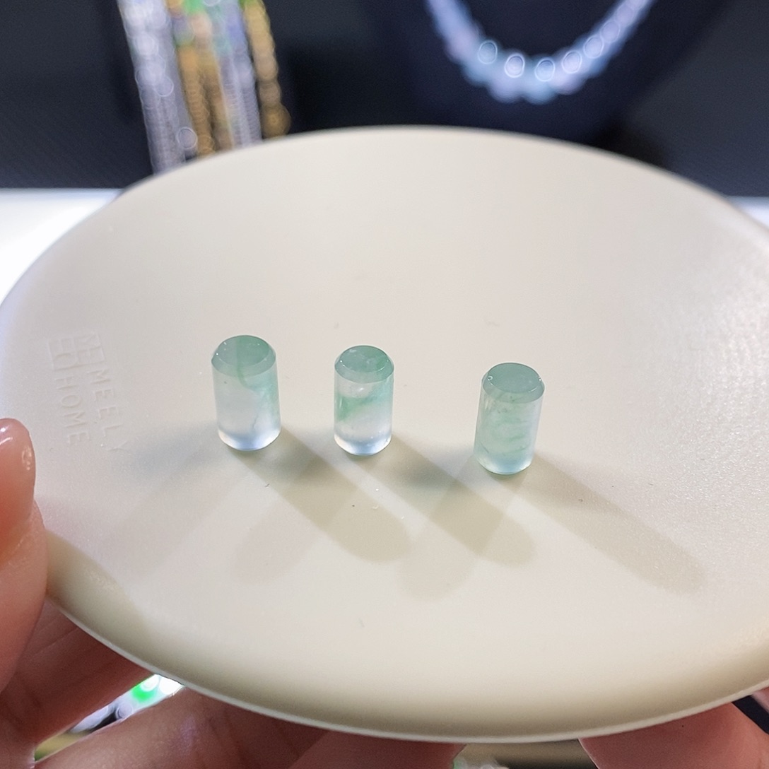 翡翠挂件未镶嵌桶珠