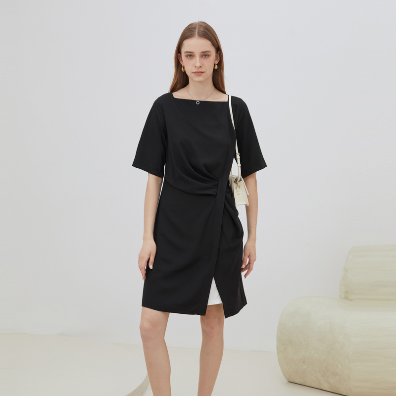 圣迪奥时尚方领立体裁剪收腰不规则女装连衣裙S223Z120Q