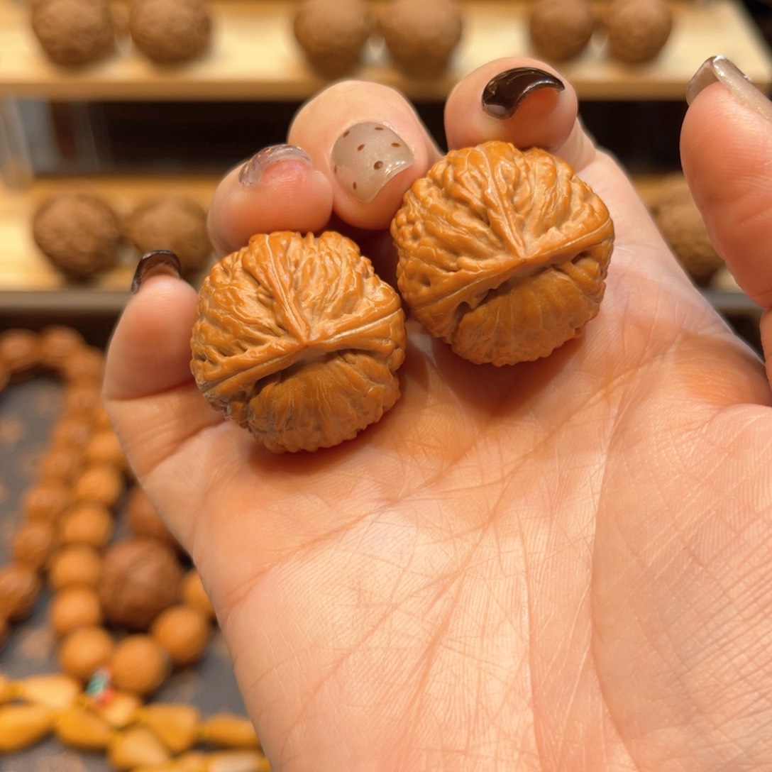 文玩核桃把件玉玺丁三棱