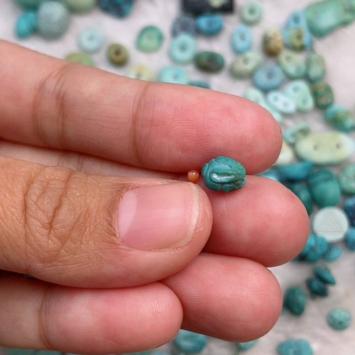 ***南红玛瑙未镶嵌珠宝奇石