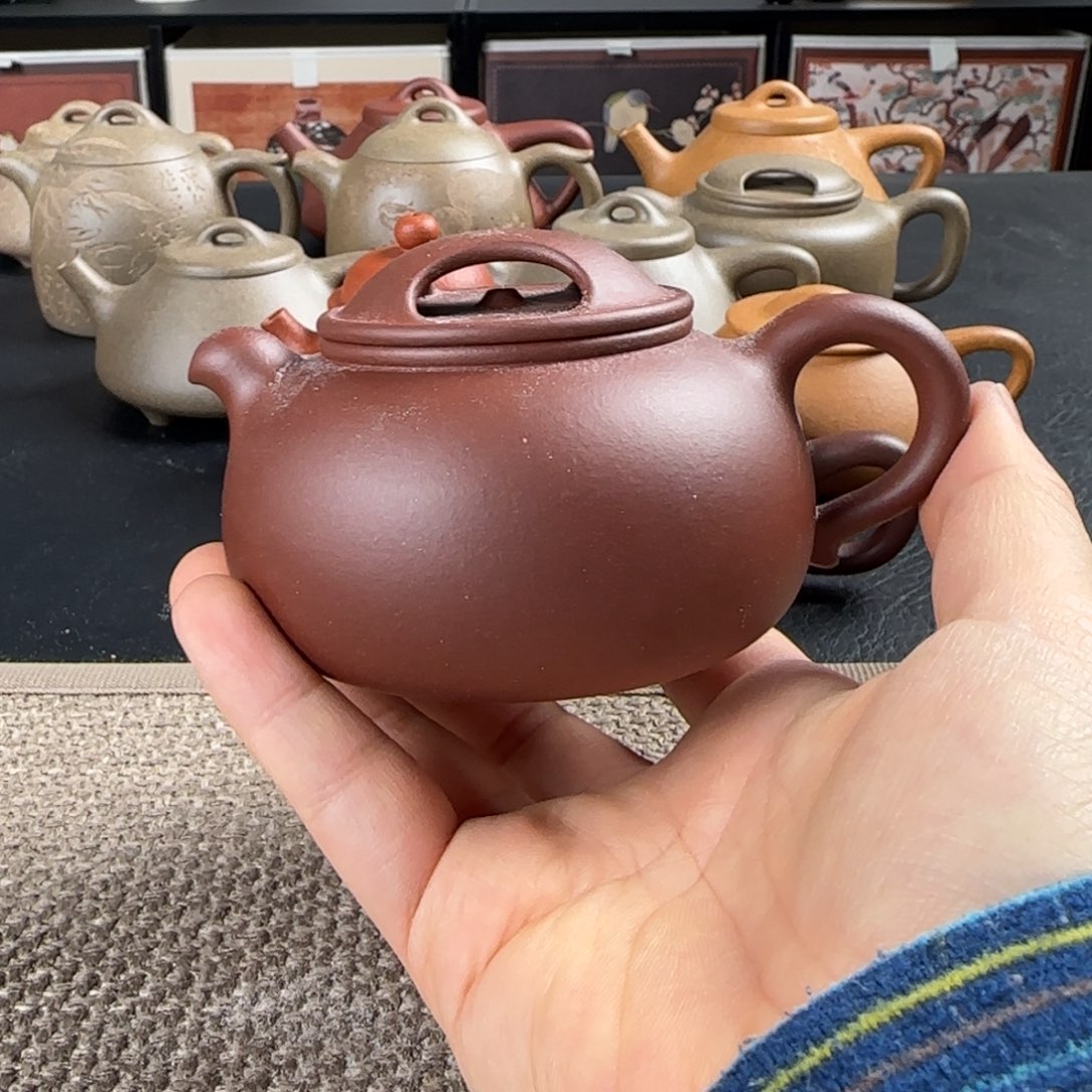 ****、紫砂茶壶微瑕玉牛