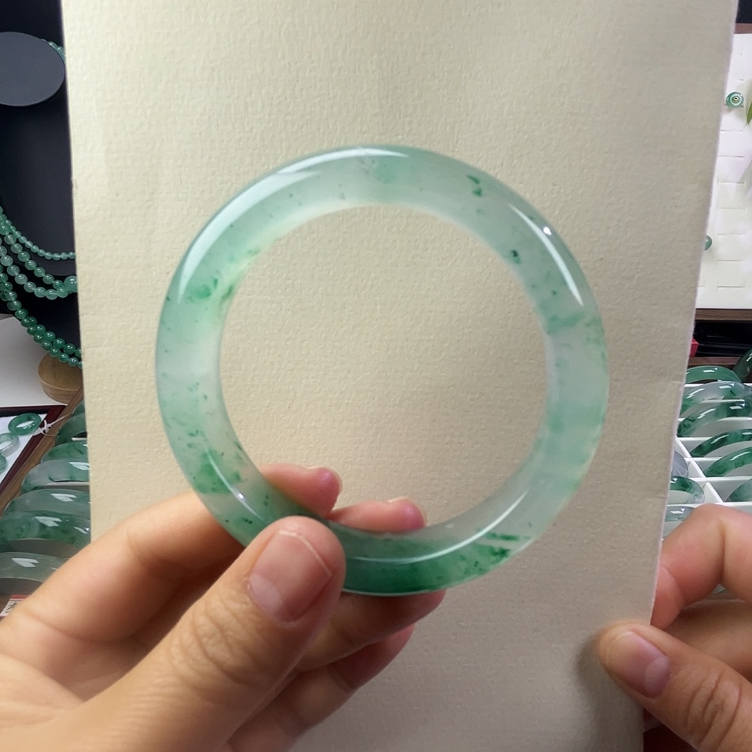 石英质玉未镶嵌手镯54.8