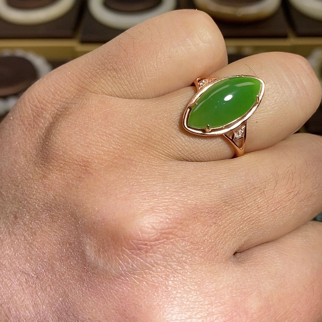 【闪购商品】银S925镶嵌戒指和田玉（碧玉）