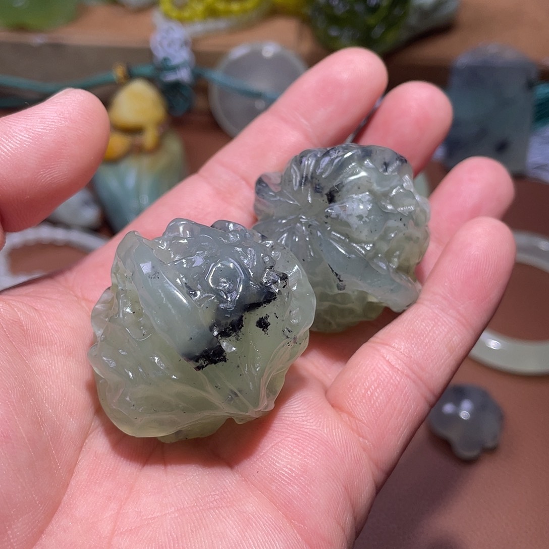 未镶嵌蛇纹石玉珠宝奇石清***合