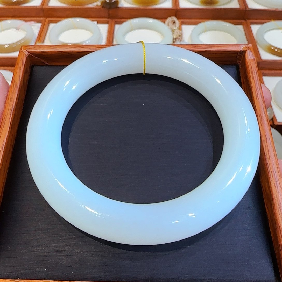 和田玉手镯未镶嵌新疆胖圆羊脂白玉58+ 59 60