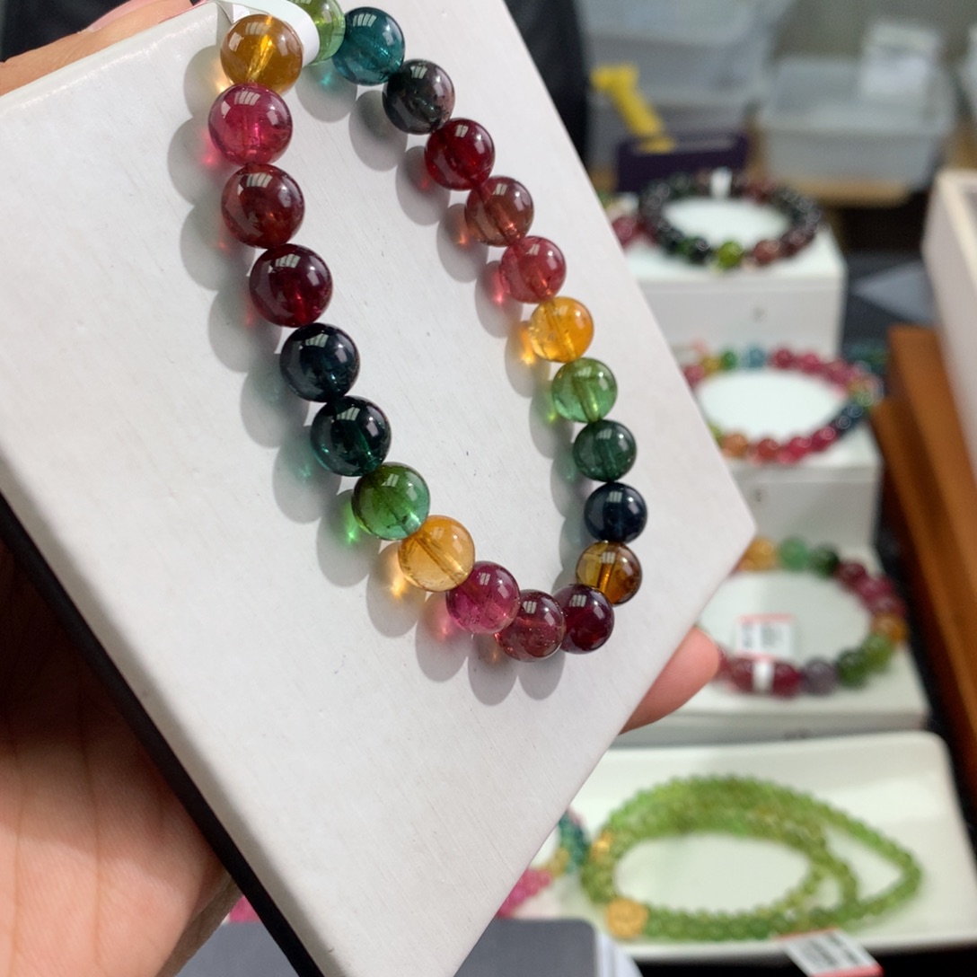 碧玺手链未镶嵌   8.6mm。    