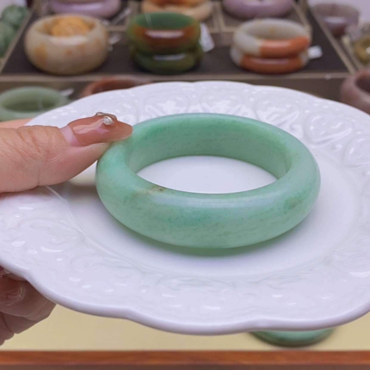 【闪购商品】石英质玉手镯未镶嵌
