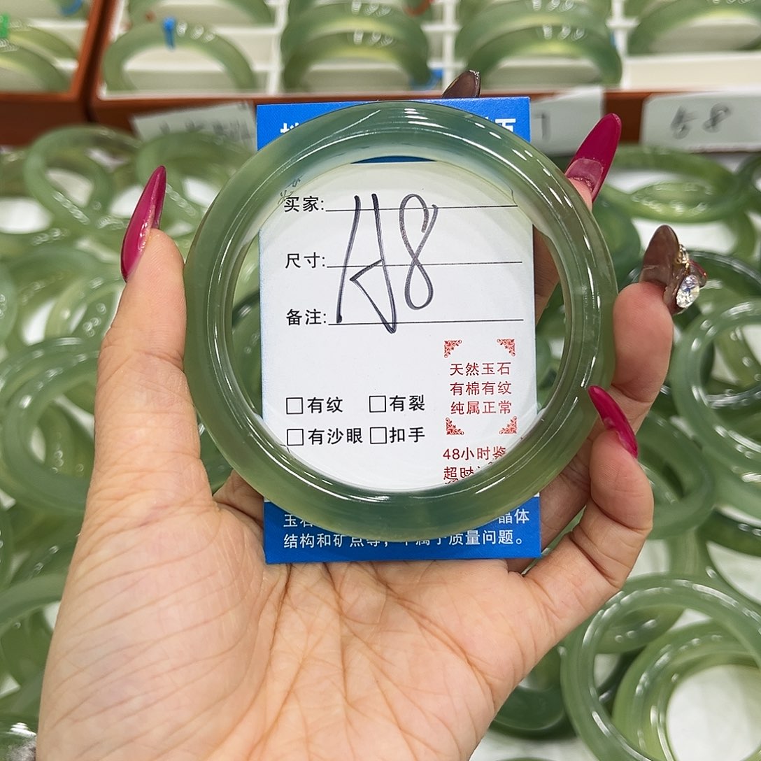 娇***蛇纹石玉未镶嵌手镯