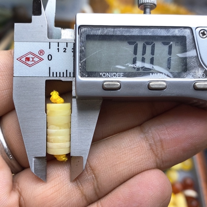 琥珀裸石未镶嵌49号7左右隔片微瑕