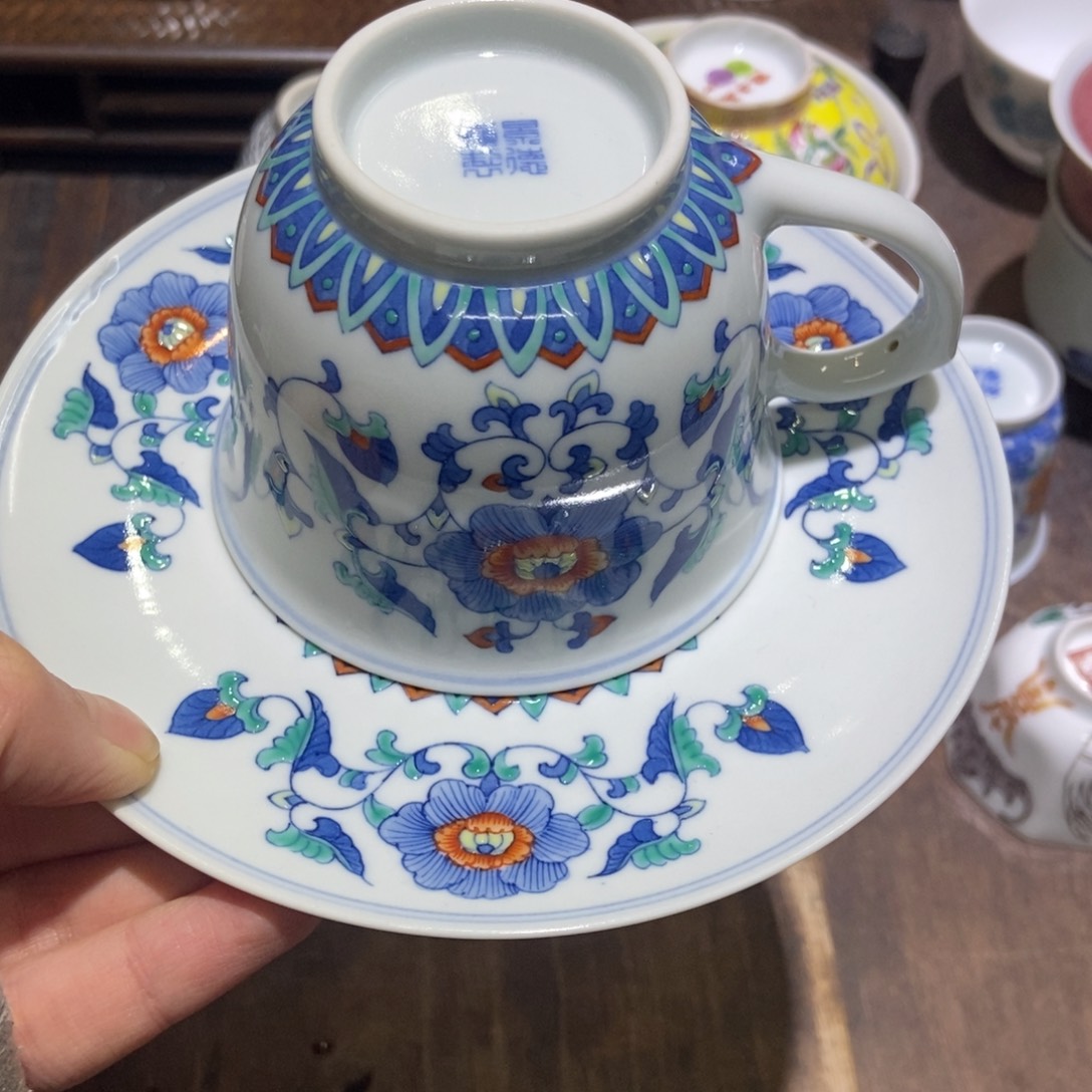 陈***东陶瓷艺术品的制作