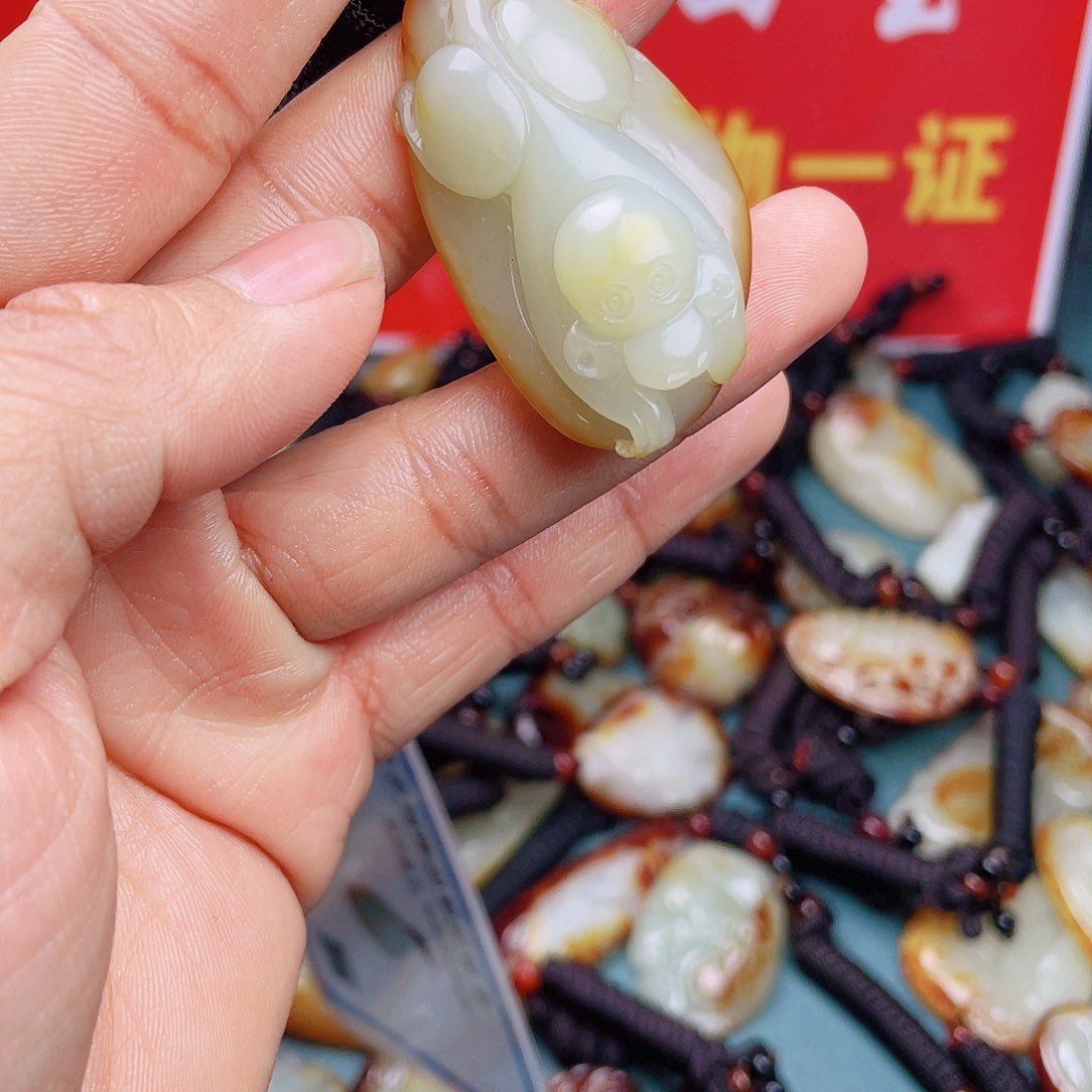 和田玉颈饰未镶嵌