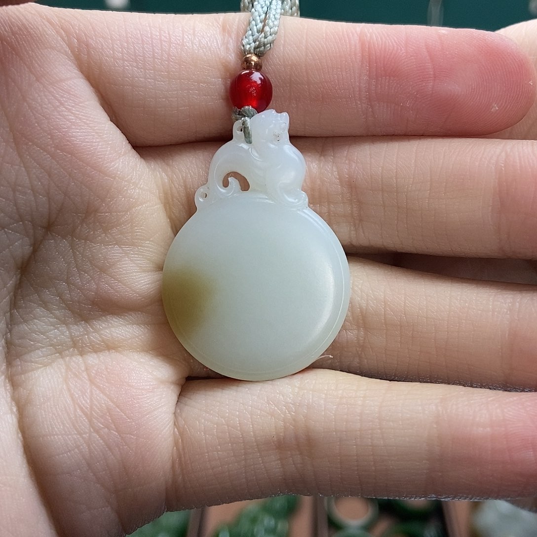 和田玉（糖玉）颈饰未镶嵌