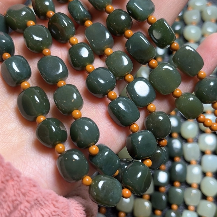 和田玉颈饰未镶嵌