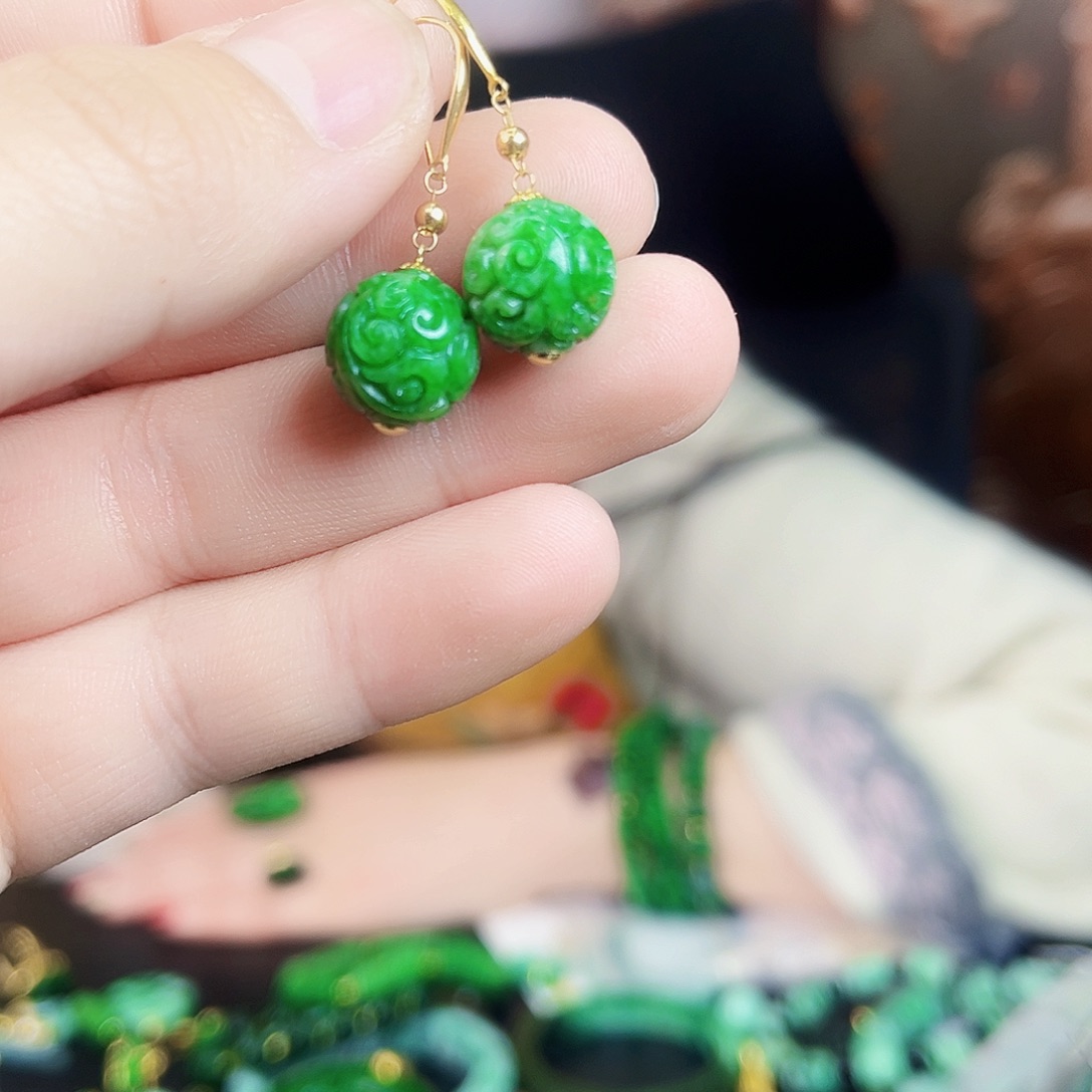 翡翠颈饰18K金镶嵌耳饰