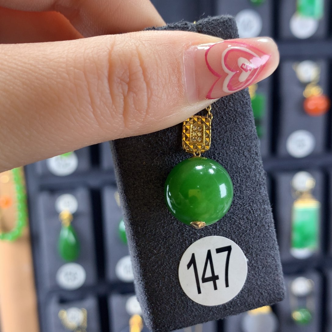 和田玉吊坠18K金镶嵌郡*