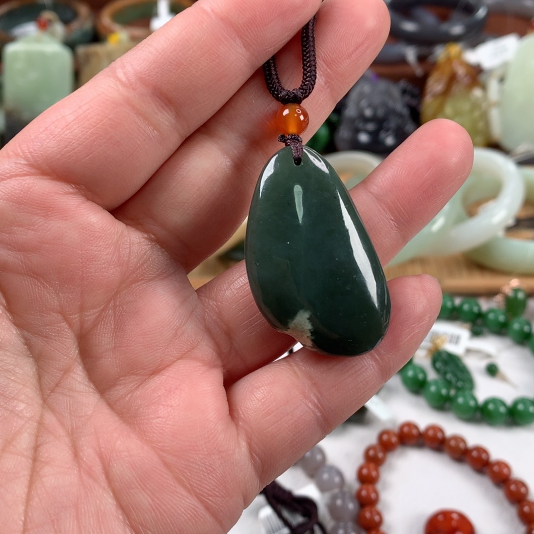 和田玉颈饰未镶嵌