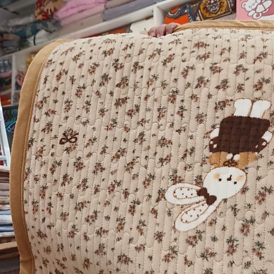 牛奶绒咖边奶茶底色小花打底小兔床盖