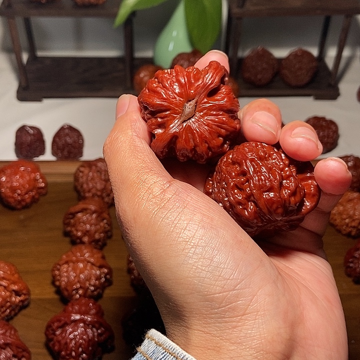 A***l吊坠文玩核桃白狮子