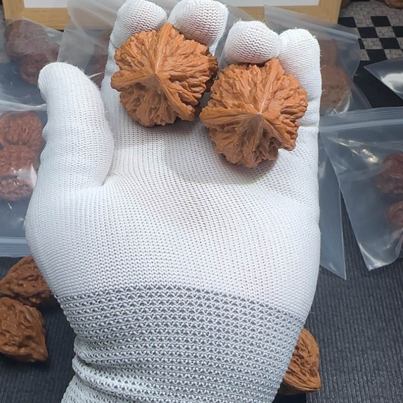 【闪购商品】文玩核桃把件文山