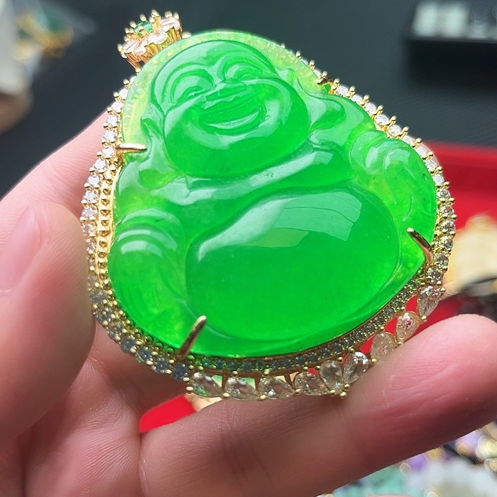 翡翠颈饰未镶嵌啊啊