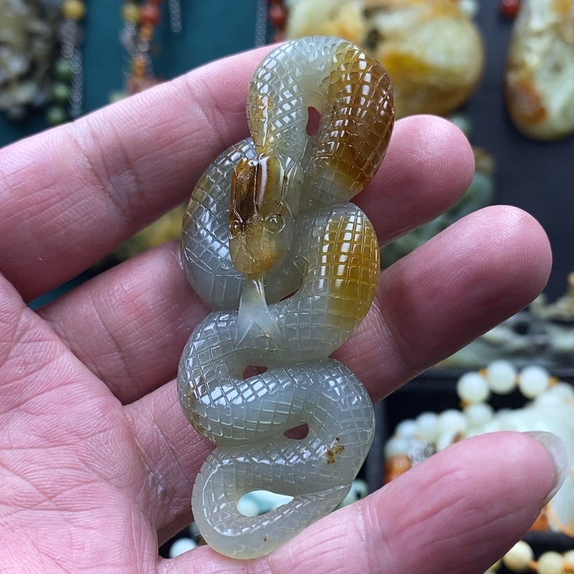 【闪购商品】蛇纹石玉吊坠未镶嵌