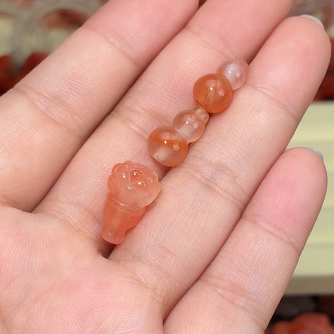 晶***g南红玛瑙未镶嵌颈饰莲花三通➕通孔葫芦