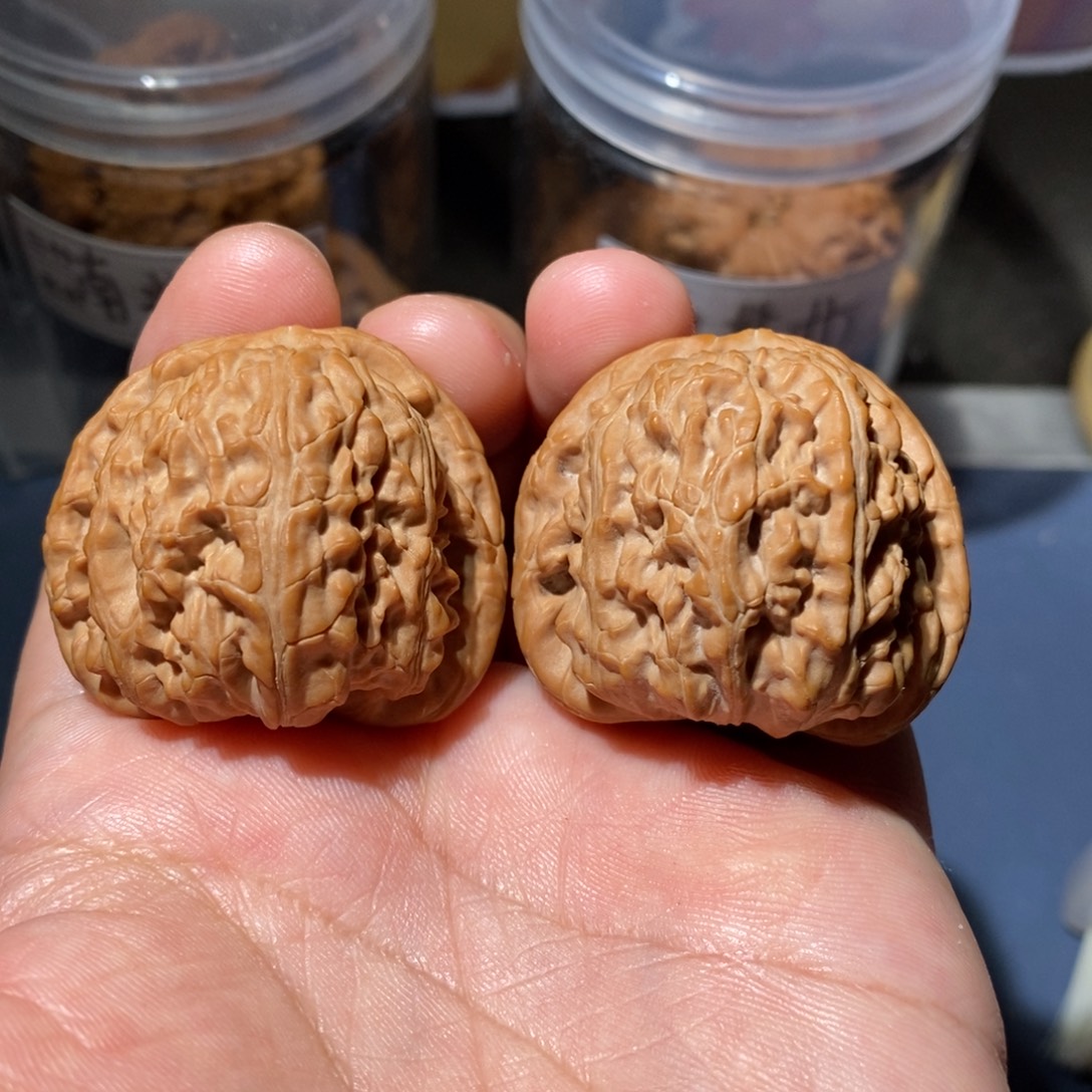 文玩核桃吊坠白狮子37