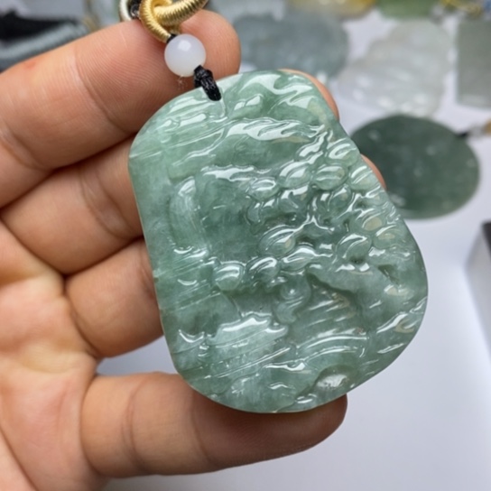 翡翠未镶嵌颈饰翡翠