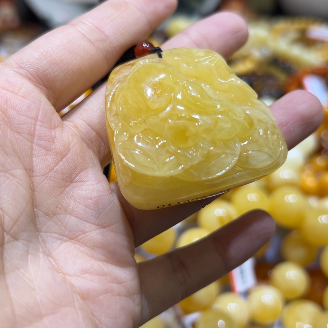 琥珀珠宝奇石未镶嵌