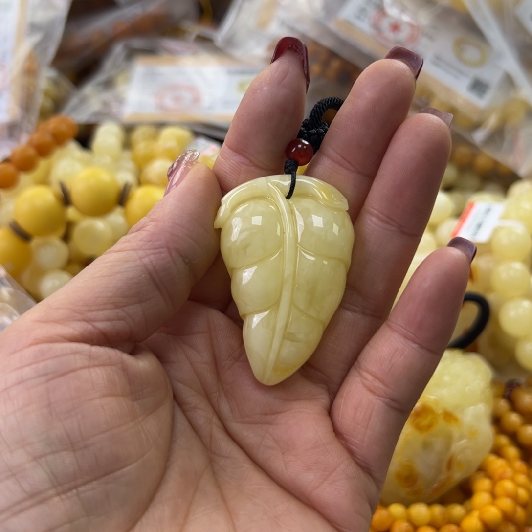 琥珀珠宝奇石未镶嵌