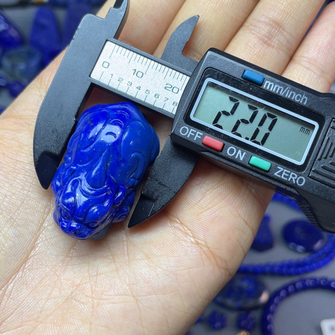 青金石未镶嵌貔貅吊坠