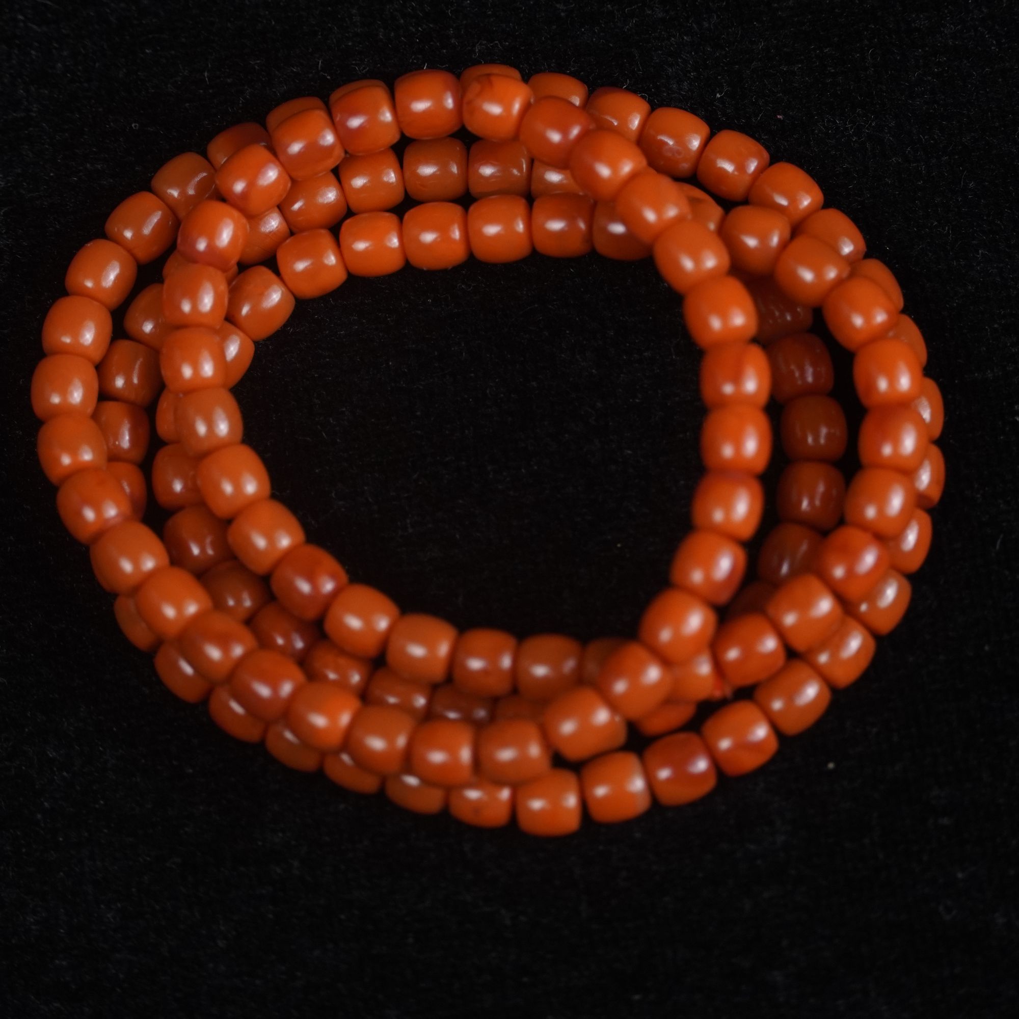 无胶裂柿子红多圈老型天然原矿凉山南红串珠