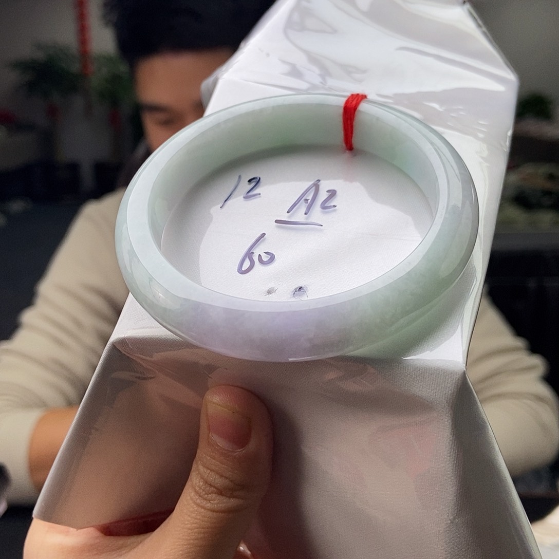 翡翠手镯未镶嵌拍一发一