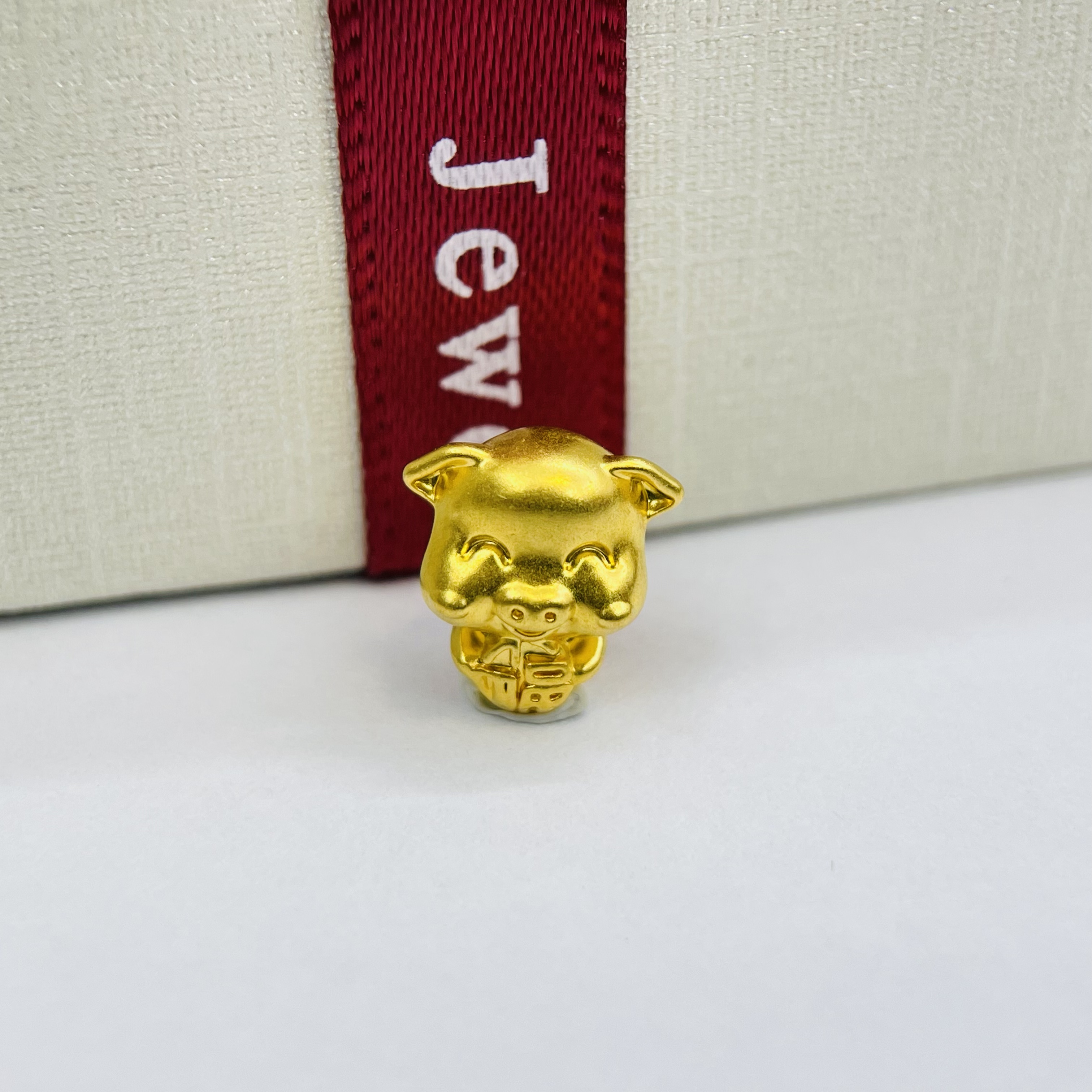 金祥顺黄金足金999生肖猪DP0982