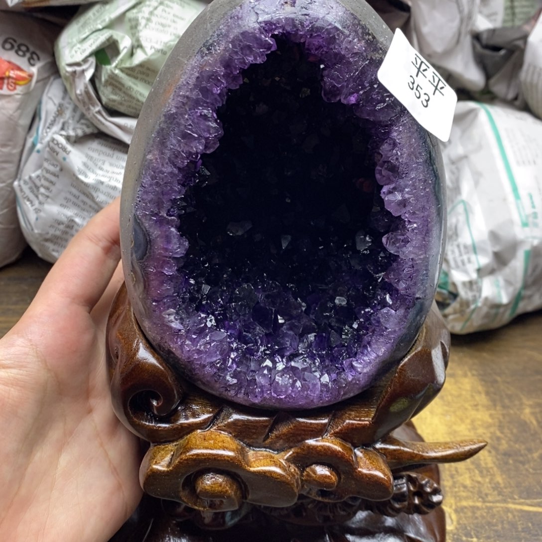 水晶乌拉圭未镶嵌