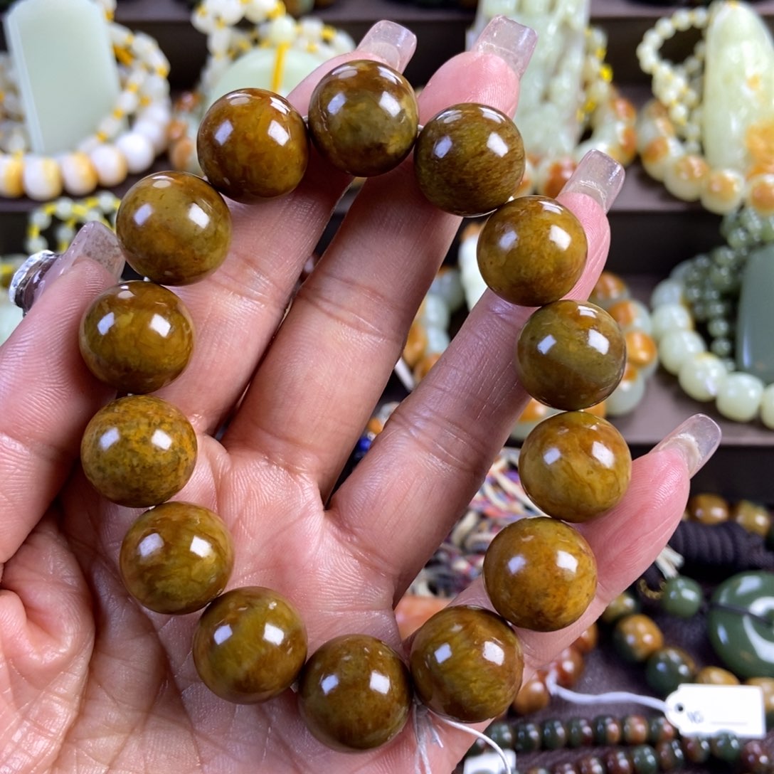 透闪石质玉未镶嵌手串