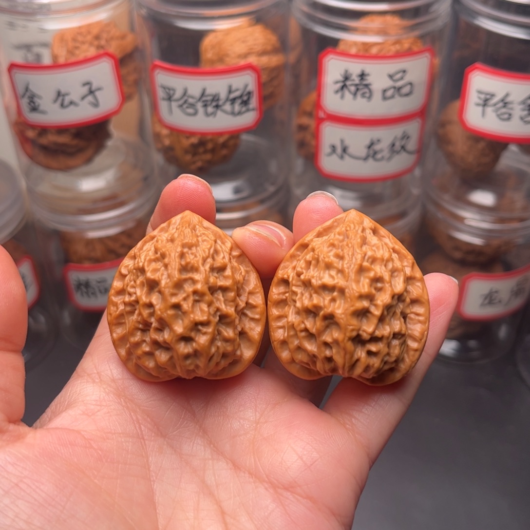文玩核桃把件36小众金牛